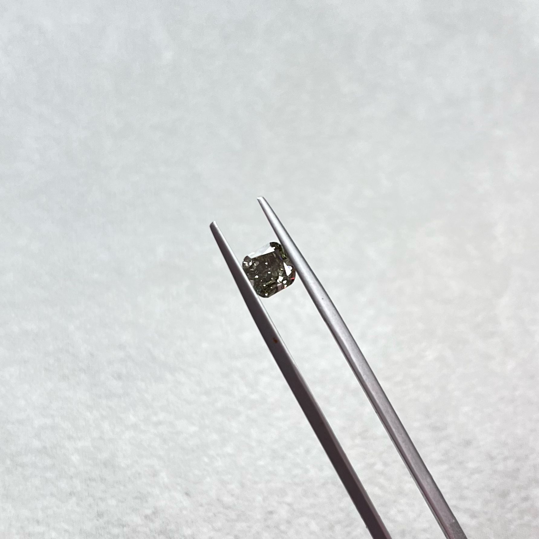 &ldquo;Chameleon&rdquo; diamonds 